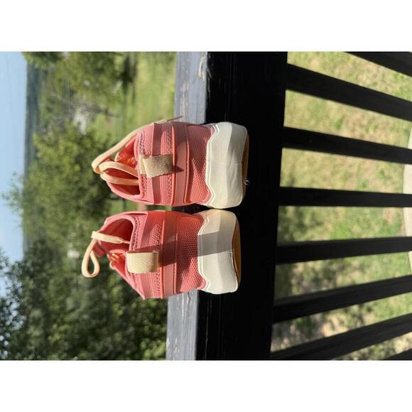 Vionic Captivate Sneakers Women's Size 8.5 - Picture 4 of 6